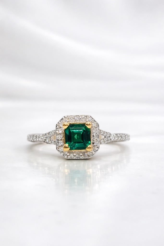 14KT NATURAL DIAMOND AROUND SQUARE LAB ESMERALD ELEGANT Size 7/0.93CT/2.96GM Weigth