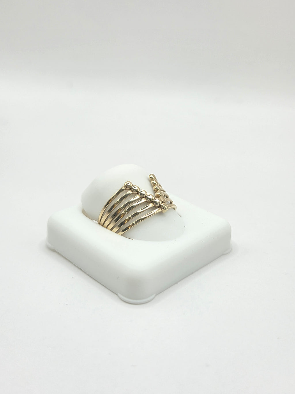10KT DELICATE V DESIGN WOMAN'S RING Size 8 Weigth 1.8GR