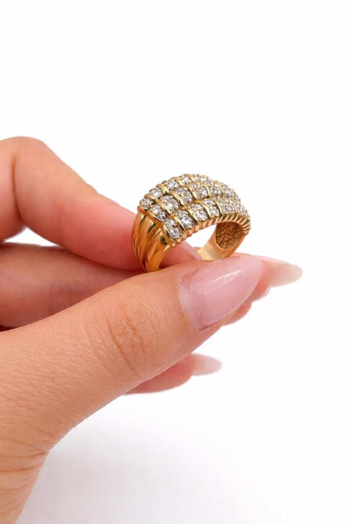 10KT THREE ROW ELEGANT DIAMOND WOMAN'S RING Size 6.5 Weight 7GR