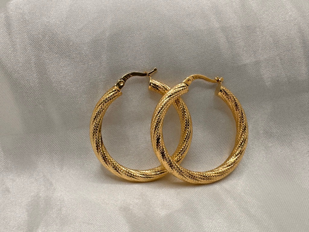 10KT CROOKED NEVADAS HOOPS EARRINGS Size 5 4.5MM Weight 5.2GR
