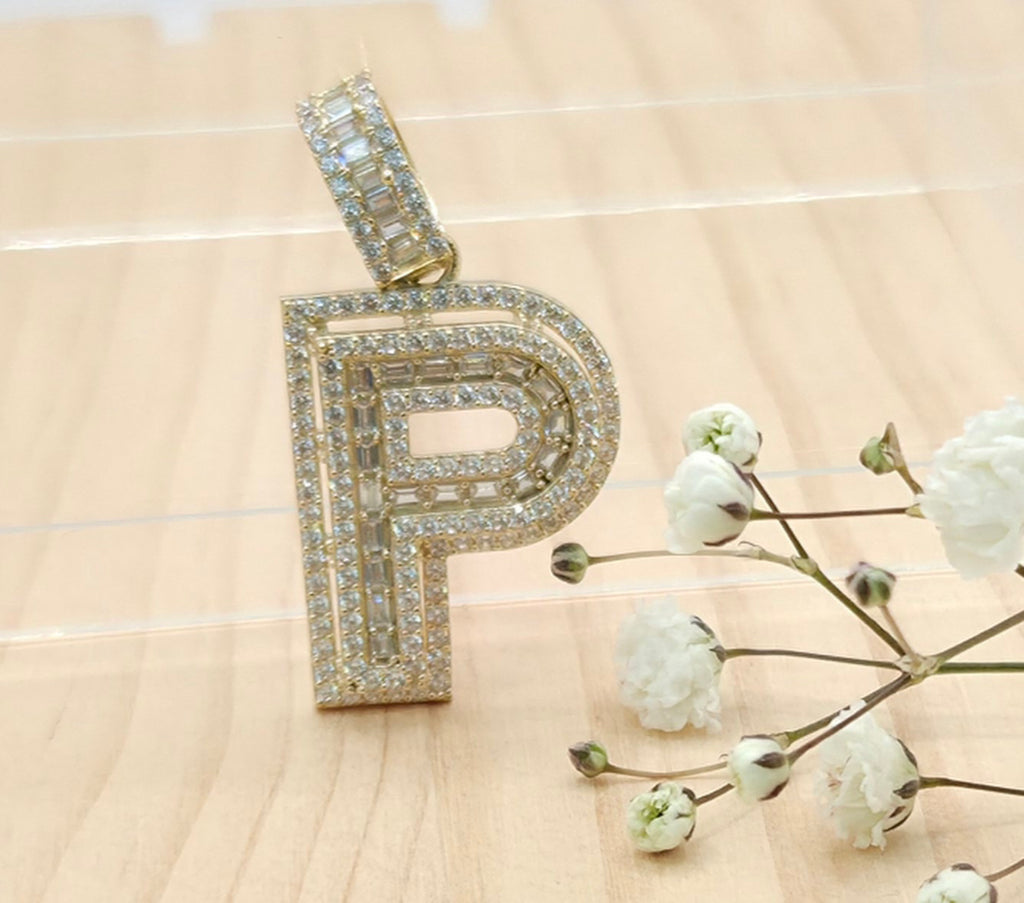 10KT MEDIUM CZ "P" LETTER PENDANT Weight 5GR