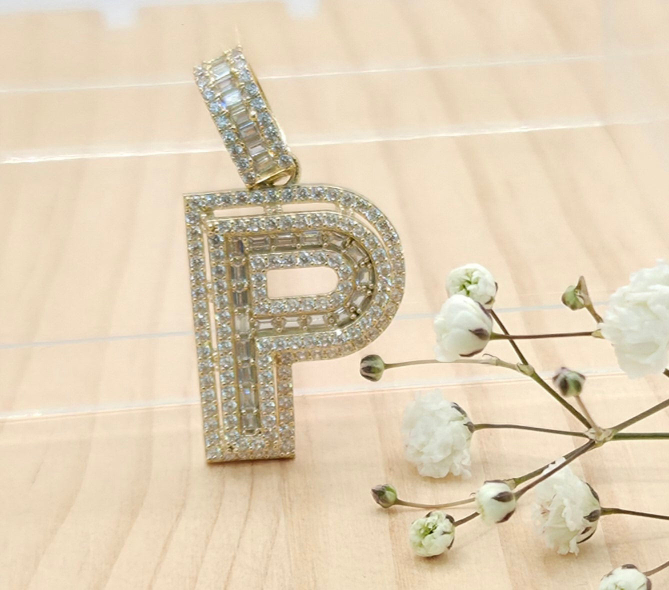 10KT SMALL CZ "P" LETTER PENDANT Weight 3.9GR