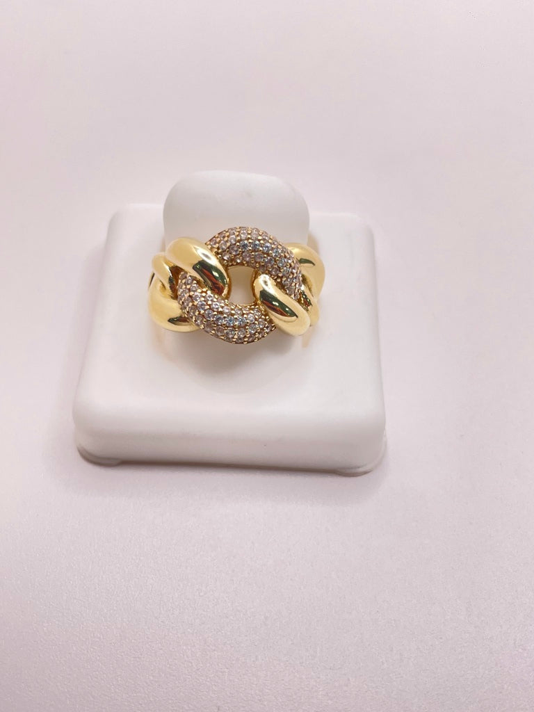 10KT MODERN CHAIN STYLE RING WITH ZIRCONIA IN THE CENTER Size 6.5 Weight 3.3GR