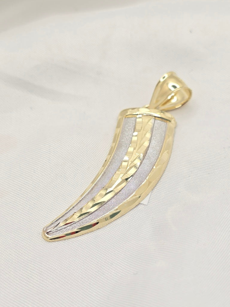 10KT LARGE TWO TONE ELEPHANT TUSK PENDANT  Weight 3.8GR