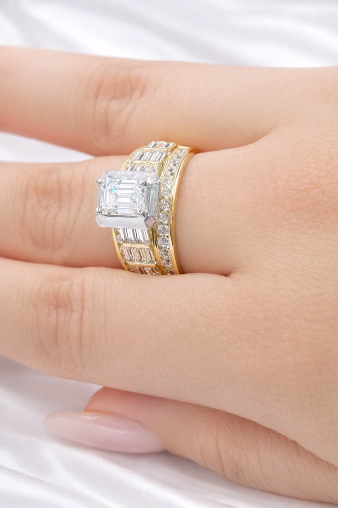 10KT ELEGANT BAGUTTE SQUARE DESIGN RING Size 8.5 Weight 5.2GR