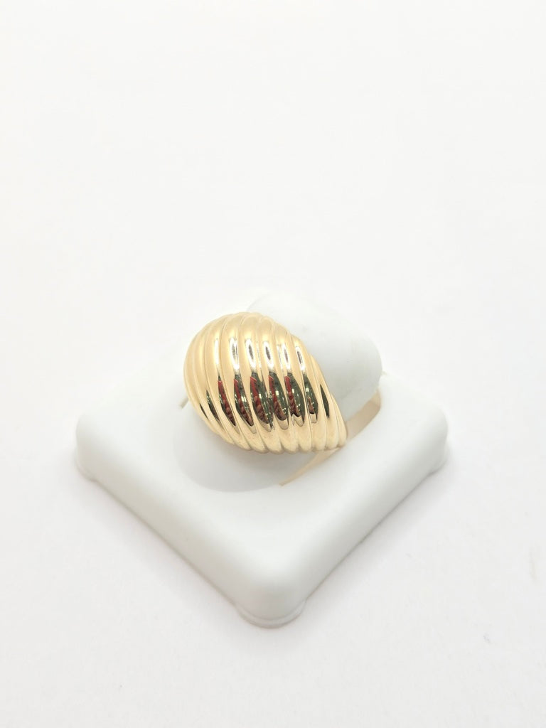 14KT FANCY OVAL SHELL  WOMAN'S RING Size 8 Weight 2.4GR