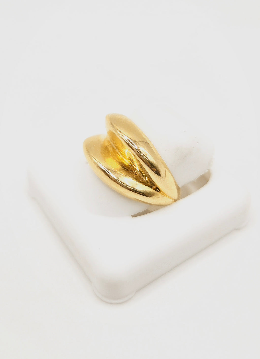 14KT MODERN PLAIN RING Size 7.5 Weight 1.8GR