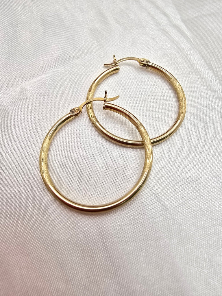 10KT TWIGS HOOPS EARRINGS Size 4 2MM Weight 2.3GR