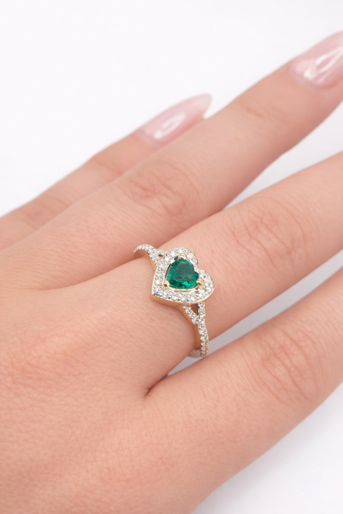 14KT NATURAL DIAMOND AROUND HEART LAB ESMERALD ELEGANT RING Size 7/0.62CT/2.79GM