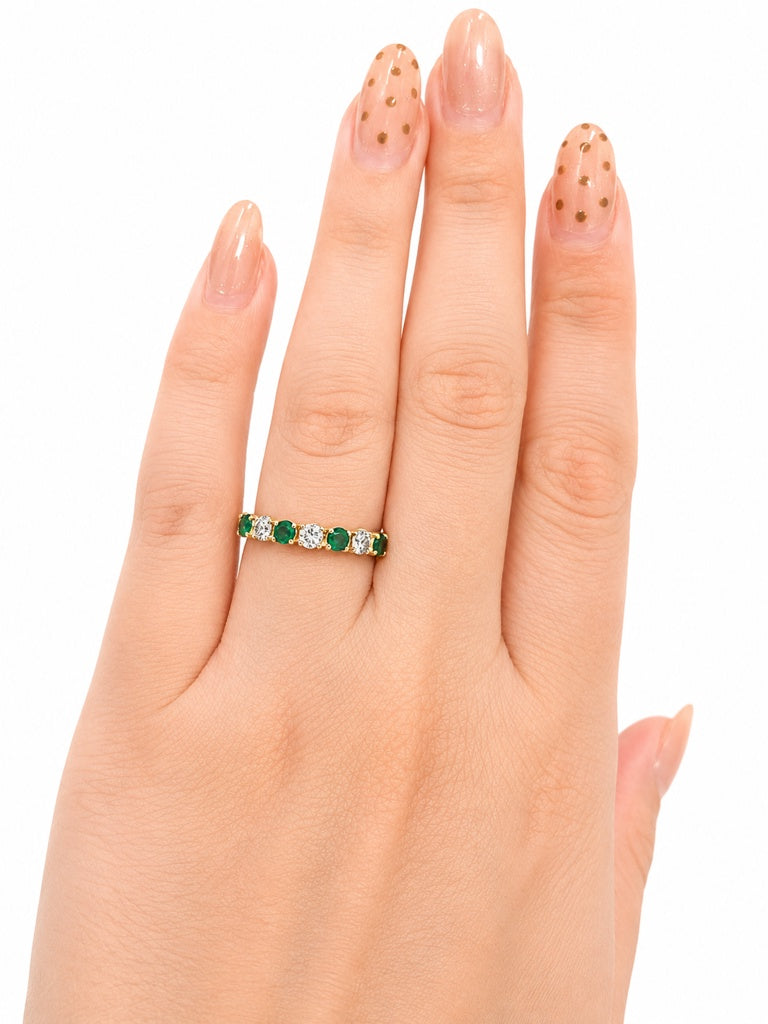 10KT GREEN EMERALD & DIAMOND BAND RING Size 6.5