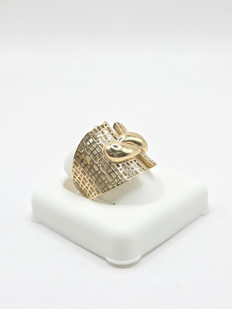 10KT FANCY SILHOUETTES BACK DESIGN CZ DROPS DETAIL CENTER RING Size 8 Weigth 2.7GR