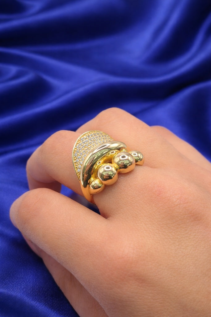 10KT MODERN  GOLDEN BALLS AND CZ DETAILS RING Size 8 Weigth 3.3GR