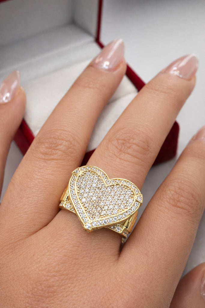 10KT MODERN CZ LARGE HEART RING  Size 8-8.5 Weigth 6.6GR