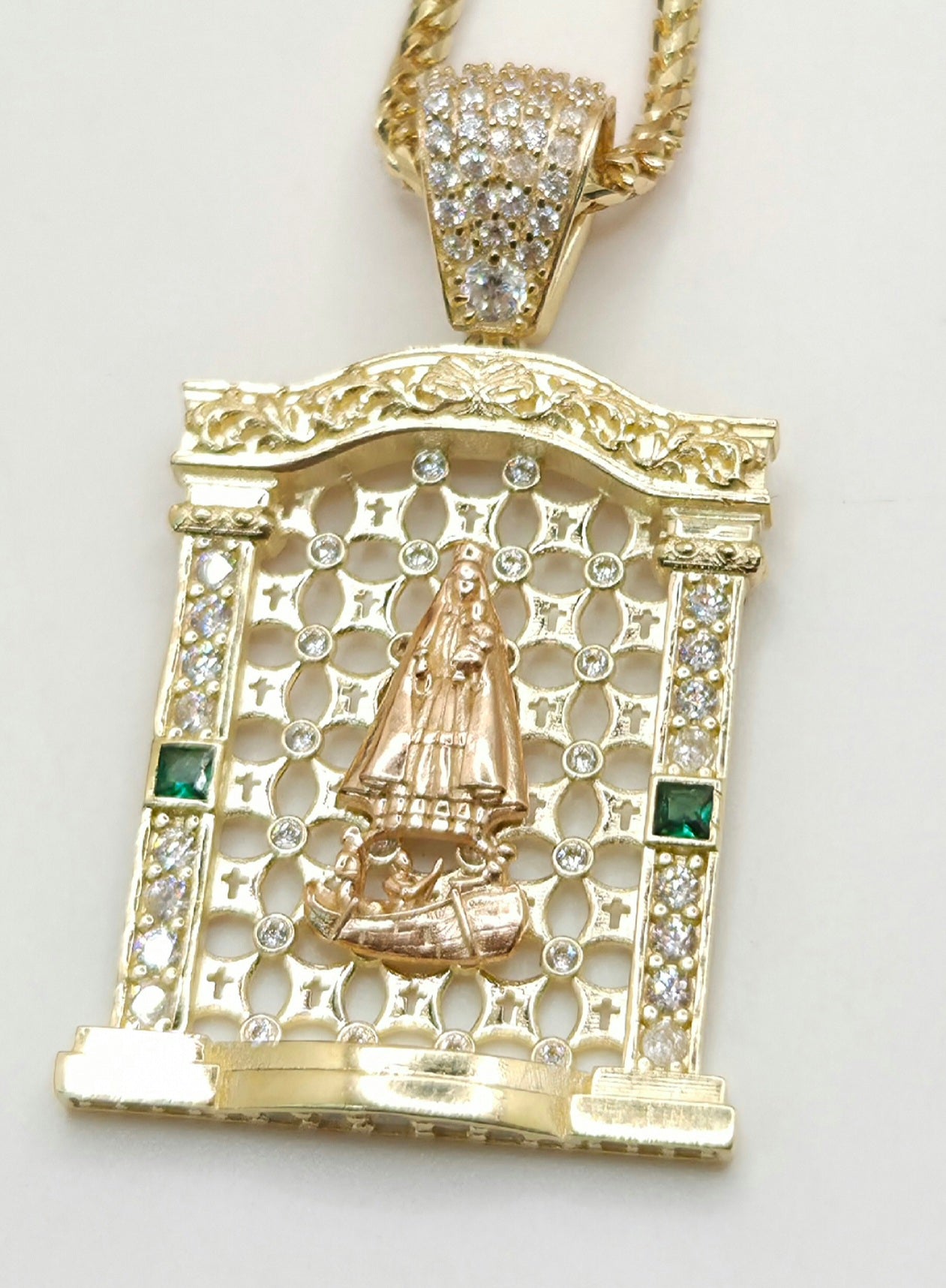 14KT NET BACKGROUND HOUSE STYLE CARIDAD PENDANT Weight 7.2GR