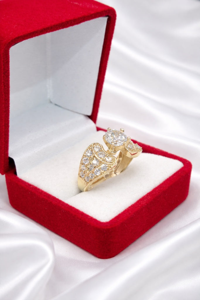 10KT MODERN CZ DETAIL ROUND STONE PROMISE RING Size 7.5 Weight 4.5GR