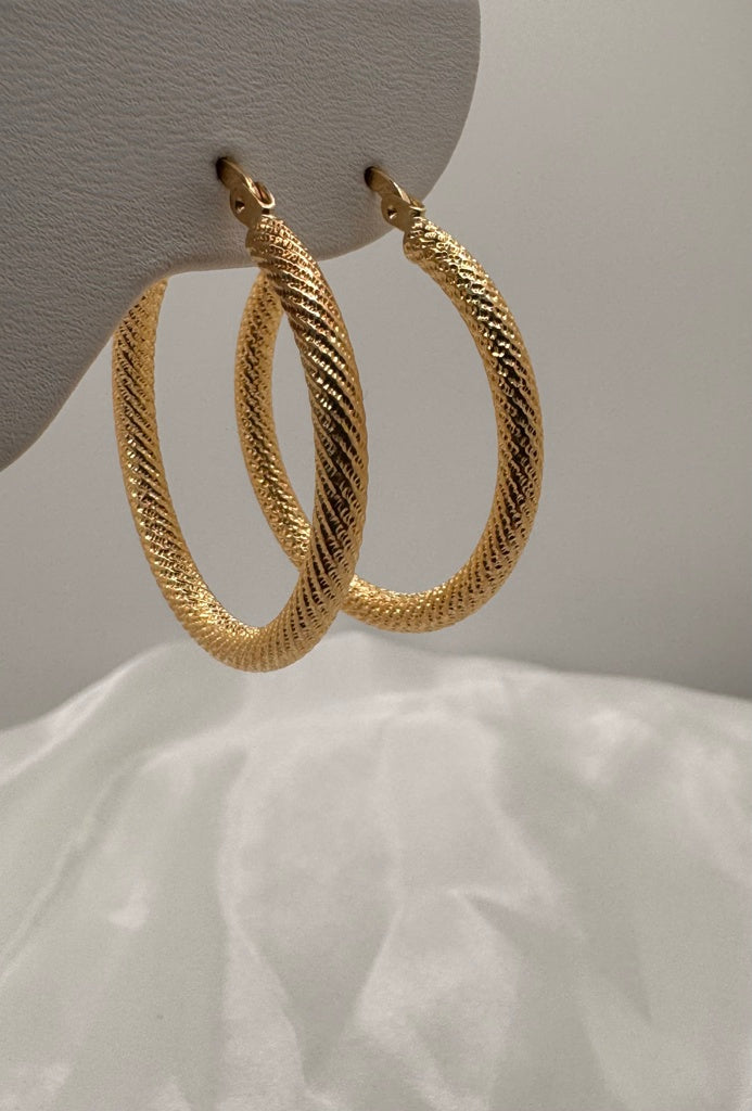 10KT NEVADAS HOOPS EARRINGS Size 4 3MM Weight 3.6GR