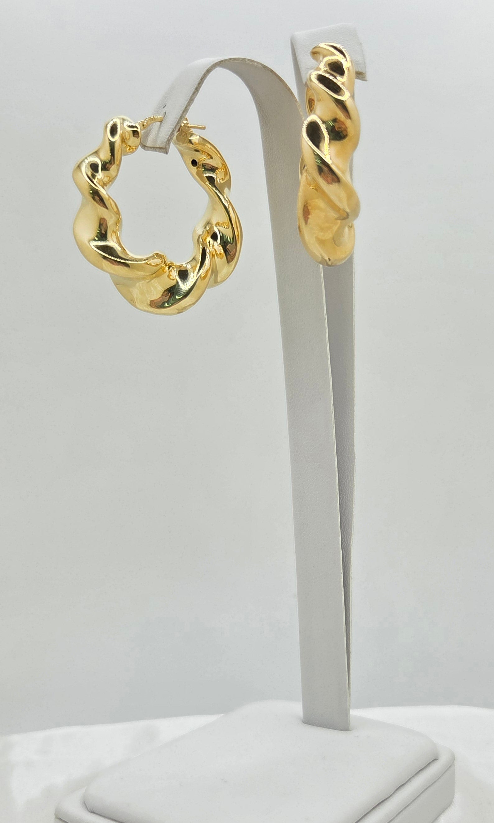 10KT MODERN WAVES DESIGN HOOPS EARRINGS Weight 6.5GR