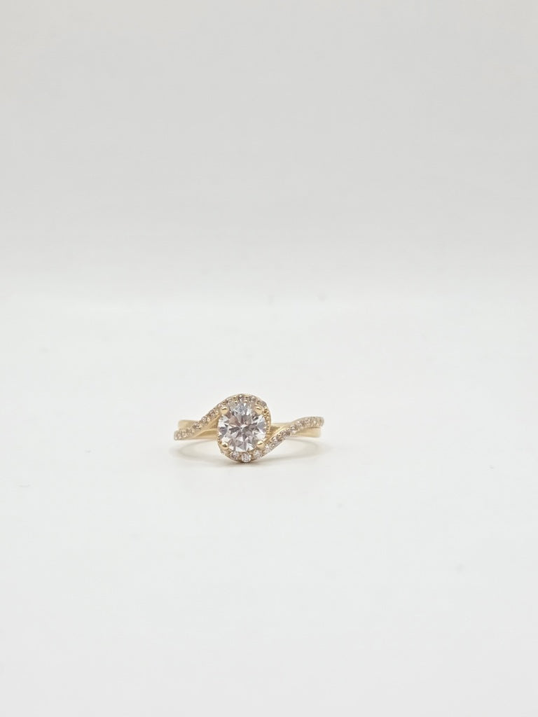 14KT CZ ELEGANT PROMISE RING Size 7 Weigth 2.3GR