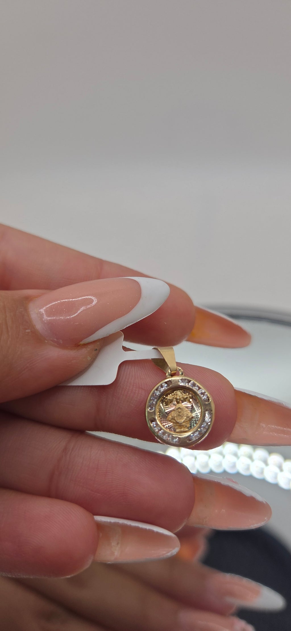 10KT EXTRASMALL CZ DETAIL VIRGEN DE LA CARIDAD PENDANT Weight 0.6GR