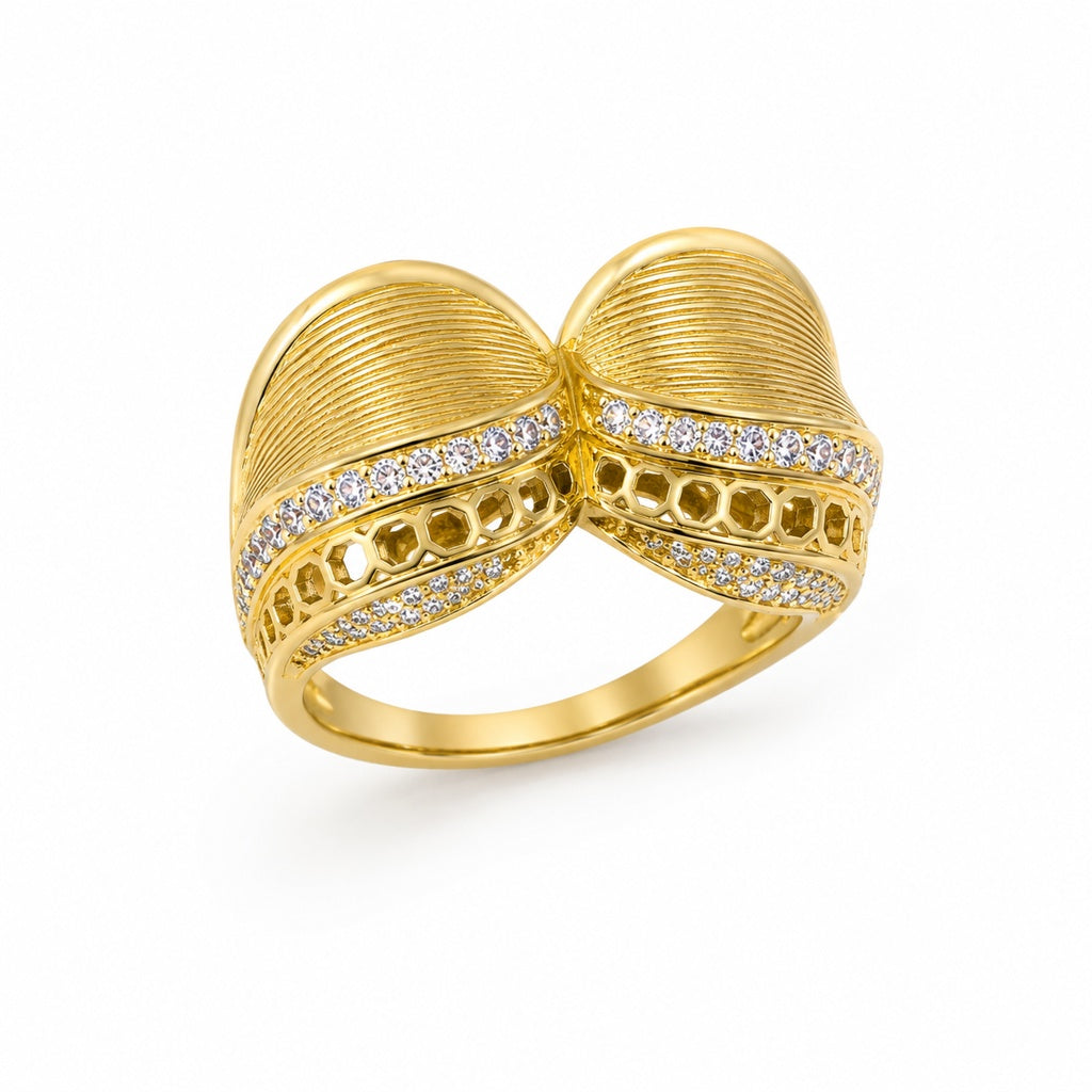 10KT VINTAGE DESIGN EXOTIC WOMAN'S RING Size 8 Weigth 4.1GR