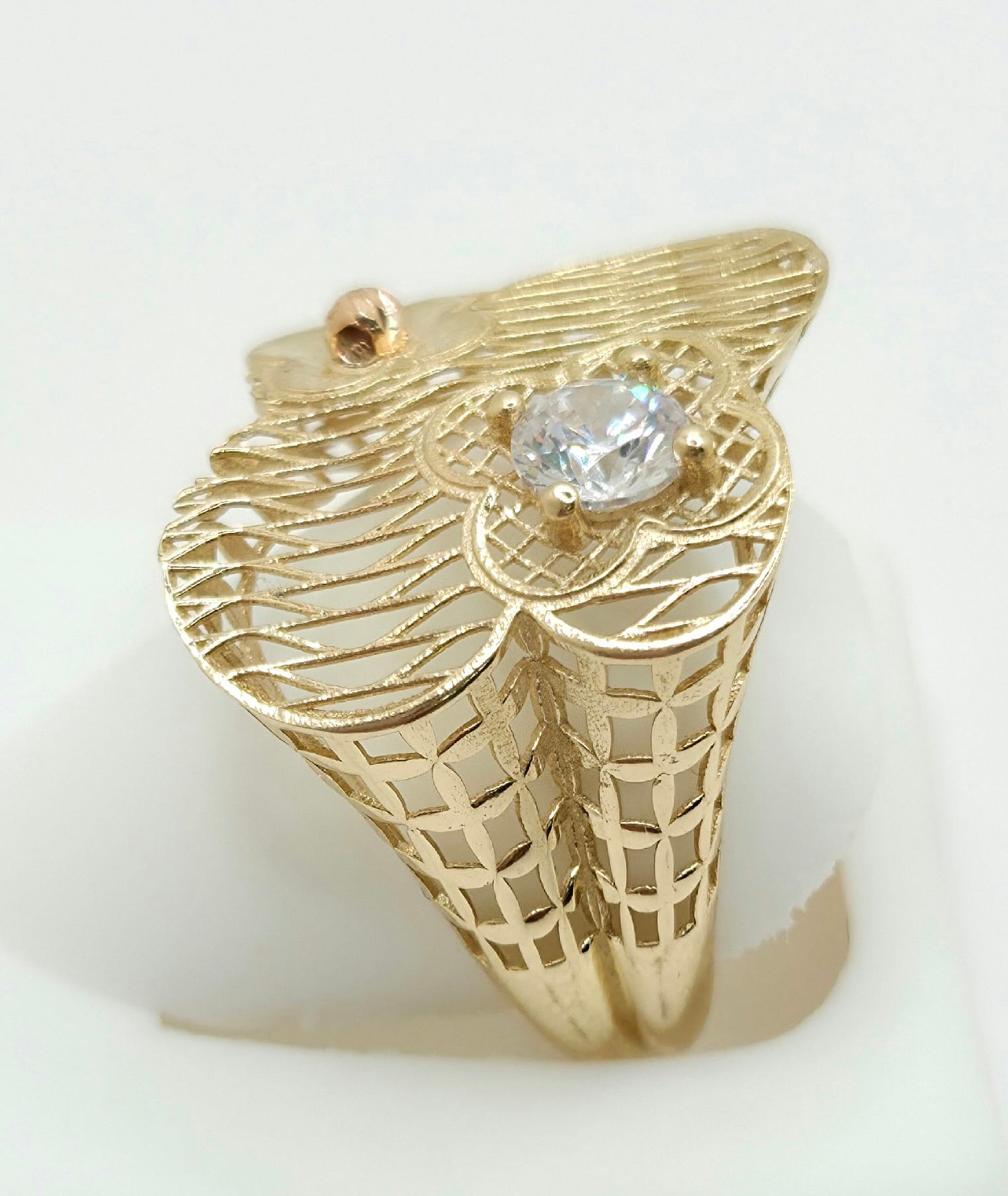 14KT MODERN NET SYLE RING Size 7.5 Weight 3.3GR