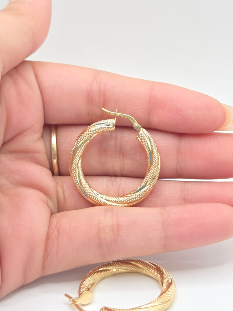 10KT CROOKED NEVADAS HOOPS EARRINGS Size 4 5MM Weigth 4.3GR