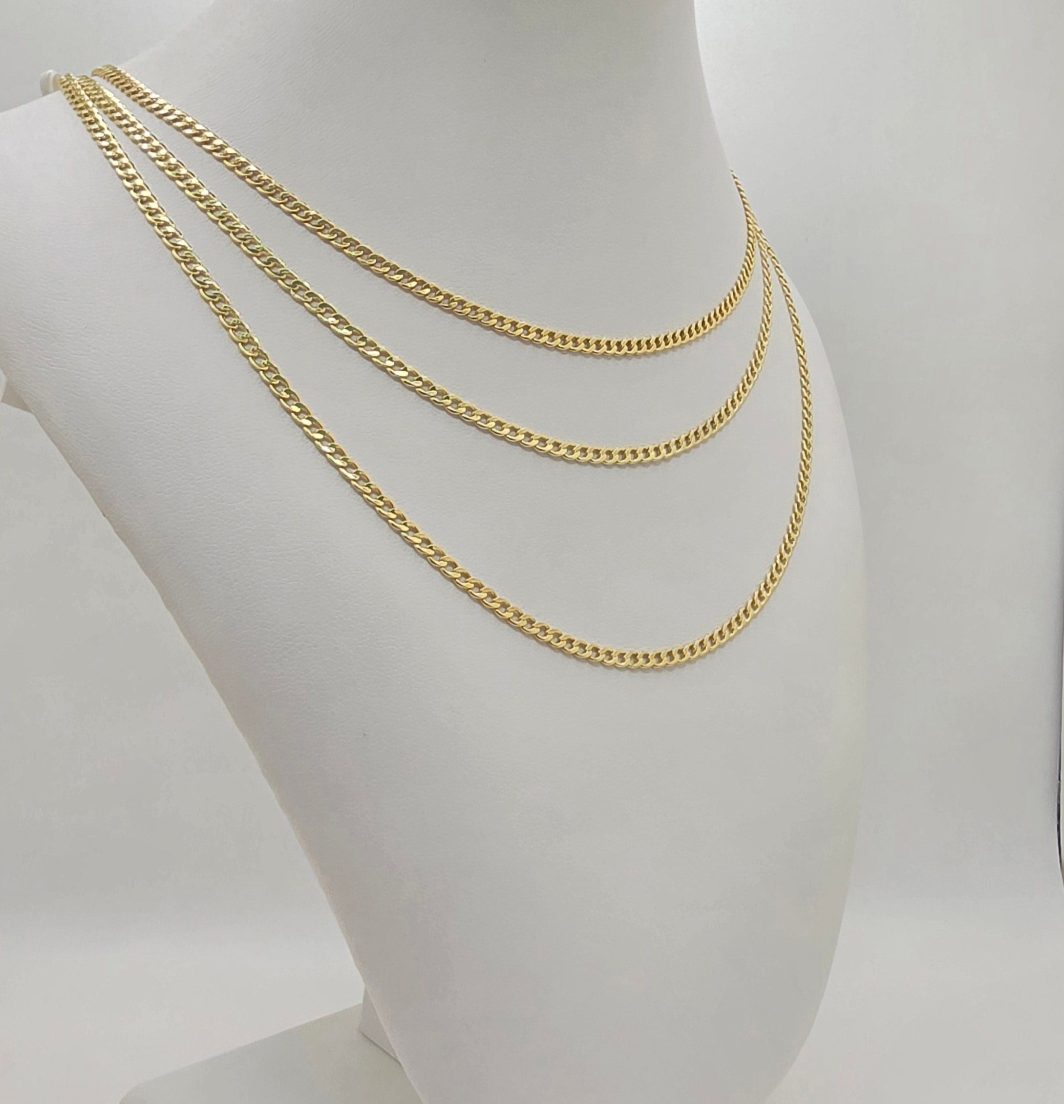 14KT SOLID CUBAN CURB FLAT CHAIN Size 22INCH 2.5MM Weight 5GR