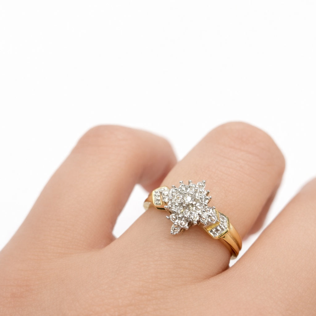 10KT DELICATE RHOMBUS DESIGN DIAMOND PROMISE RING Size 7/0.04CT