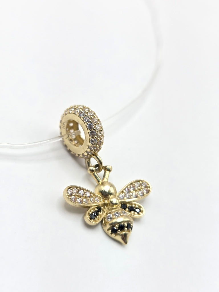 10KT CZ BEE CHARM Size  Weigth 2.1GR