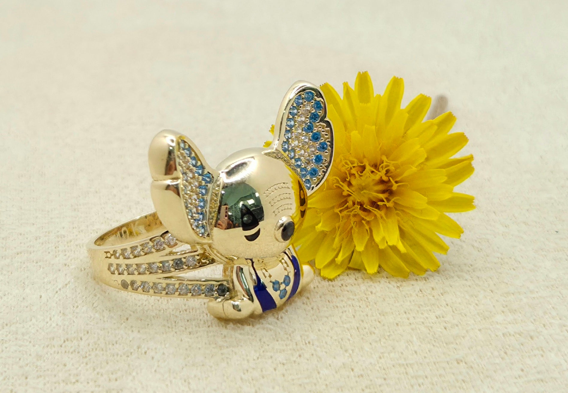 10KT CZ SKY BLUE STITCH RING Size 9 Weight 5.7GR