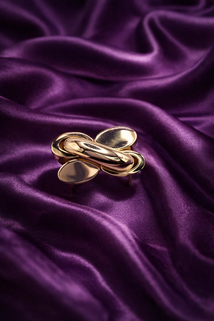 10KT GOLDEN MODERN X SHAPE RING Size 7 Weight 3.2GR