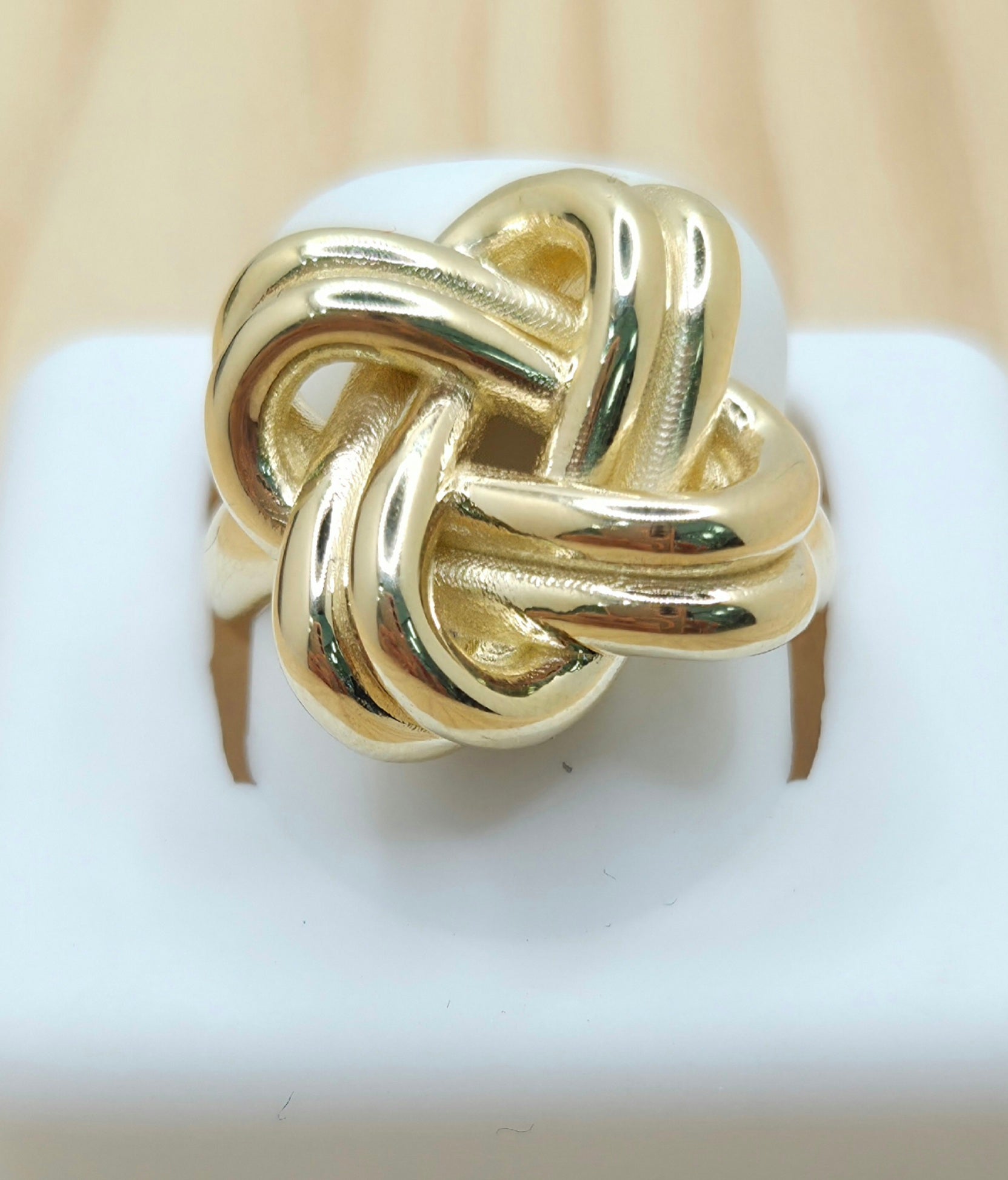 10KT MODERN KNOT RING Size 7 Weight 3.7GR