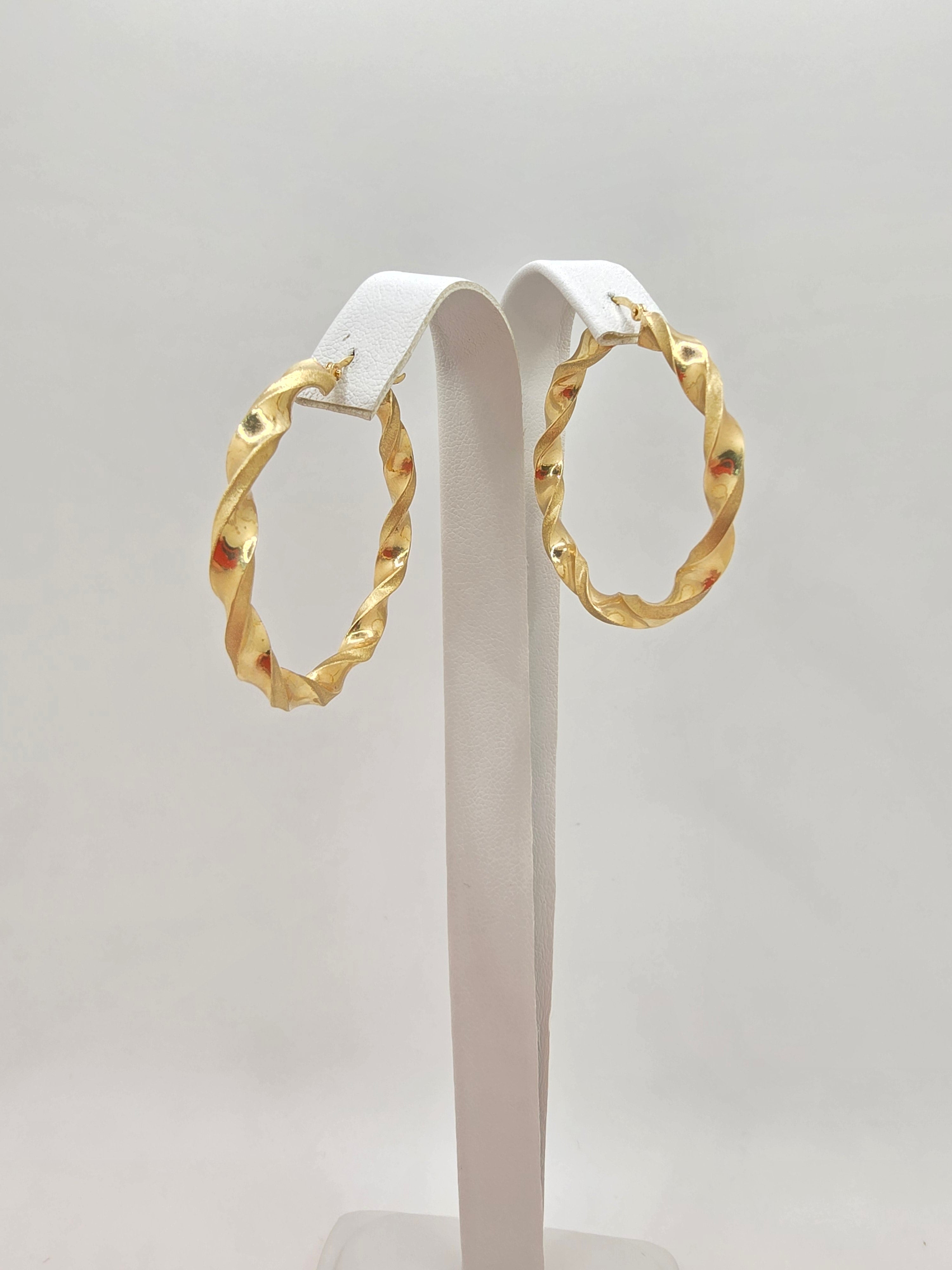 10KT ROPE DESIGN TWISTED HOOPS EARRINGS Size 4.5MM Weight 3.2GR