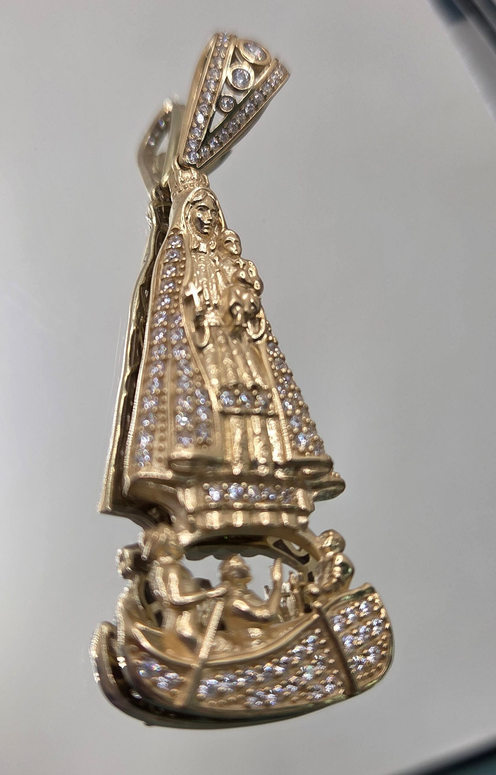 10KT LARGE CZ VIRGEN DE LA CARIDAD PENDANT Weight 9.5GR
