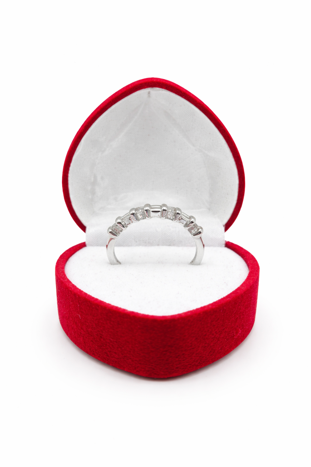 14KT DELICATE WHITE GOLD DIAMOND WOMAN'S RING Size 7 Weight 3GR