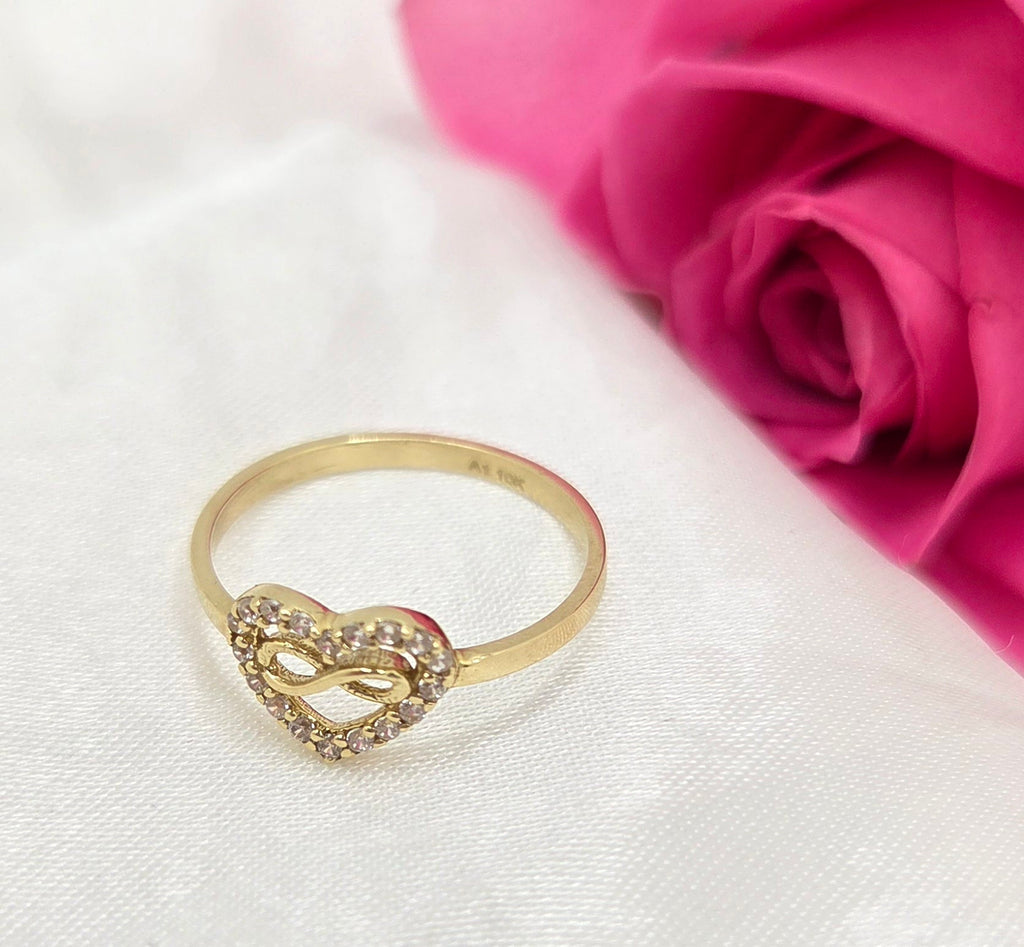 10KT SMALL CZ HEART WITH INFINITY INSIDE RING Size 6 Weight 1GR