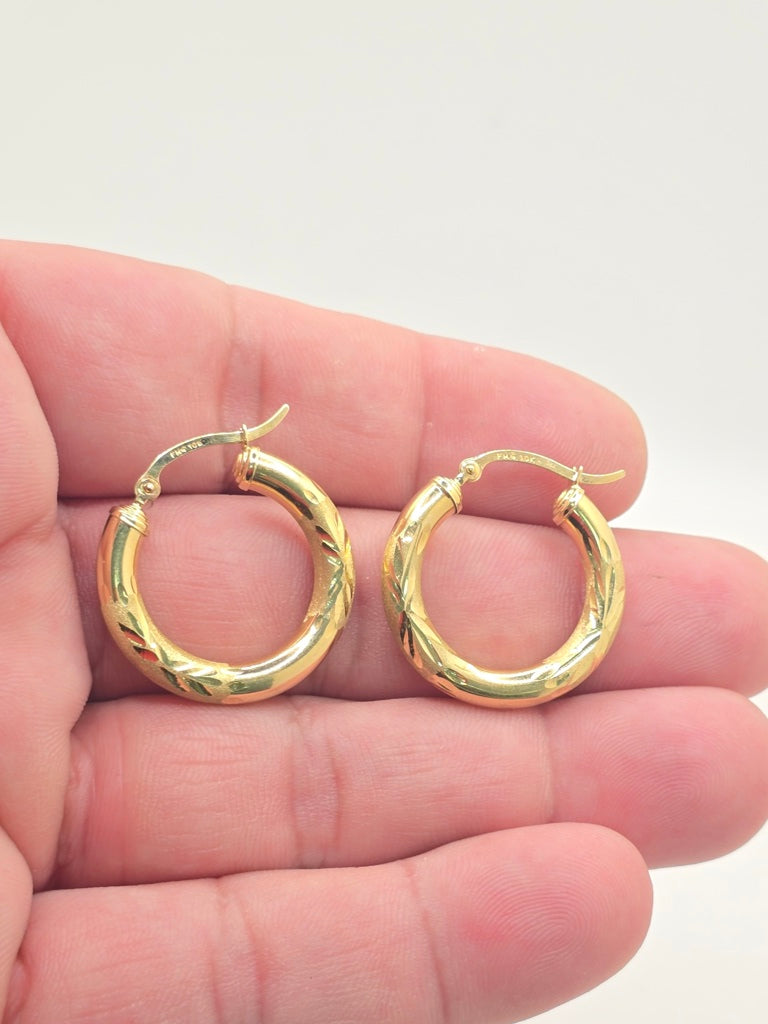 10KT HOOP EARRINGS Size 4MM Weight 2.8 GRS