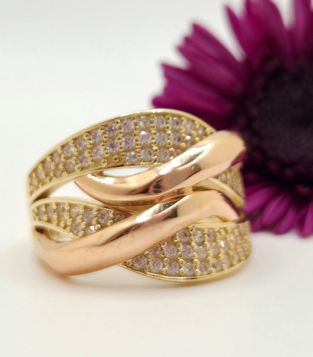 14KT MODERN CZ TWO TONE INTERTWINED RING Size 8 Weight 5.9GR
