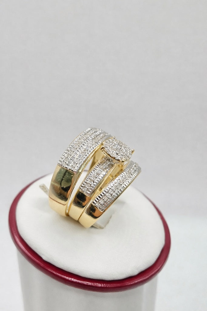 14KT NATURAL DIAMOND TRIO ENGAGEMENT RING Size W-7 M-10.5 / 0.31CT
