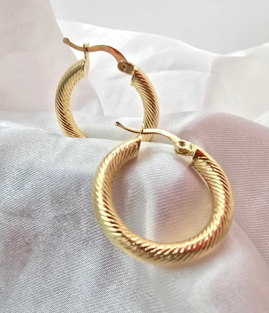 14KT TWISTED ROPE HOOPS EARRINGS Size 2 Weight 3GR