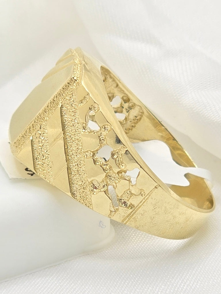 10KT ELEGANT SQUARE DESIGN ENGRAVABLE MAN'S RING Size 10 Weight 6.2GR