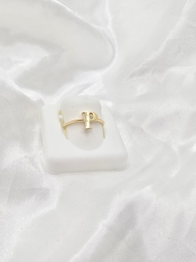 14KT "P" LETTER RING Size 6.5 Weight 1.1GR