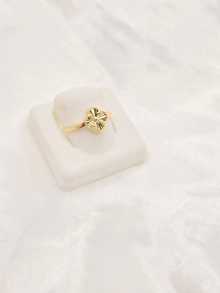 10KT FLOWER RING Size 7.5 Weigth 1.5GR