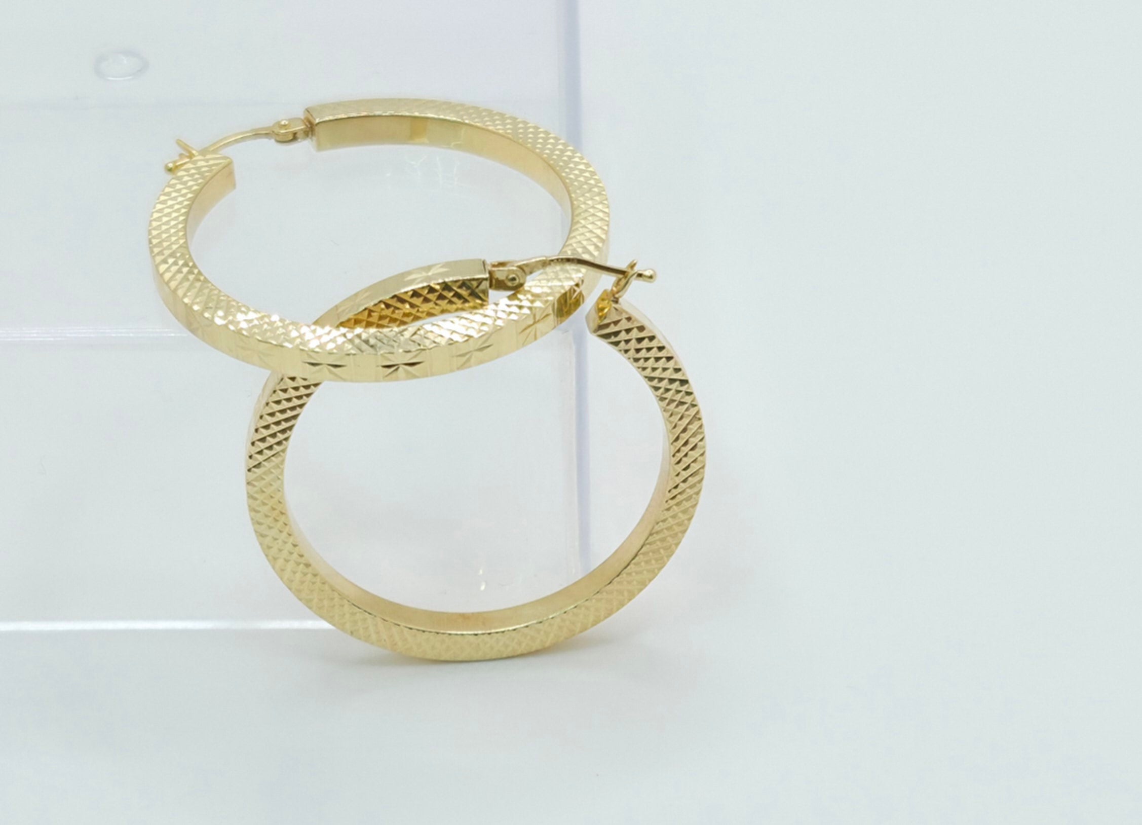 10KT MODERN FLASH DETAIL STRAIGHT HOOPS EARRINGS Size 5 Weight 4.9GR