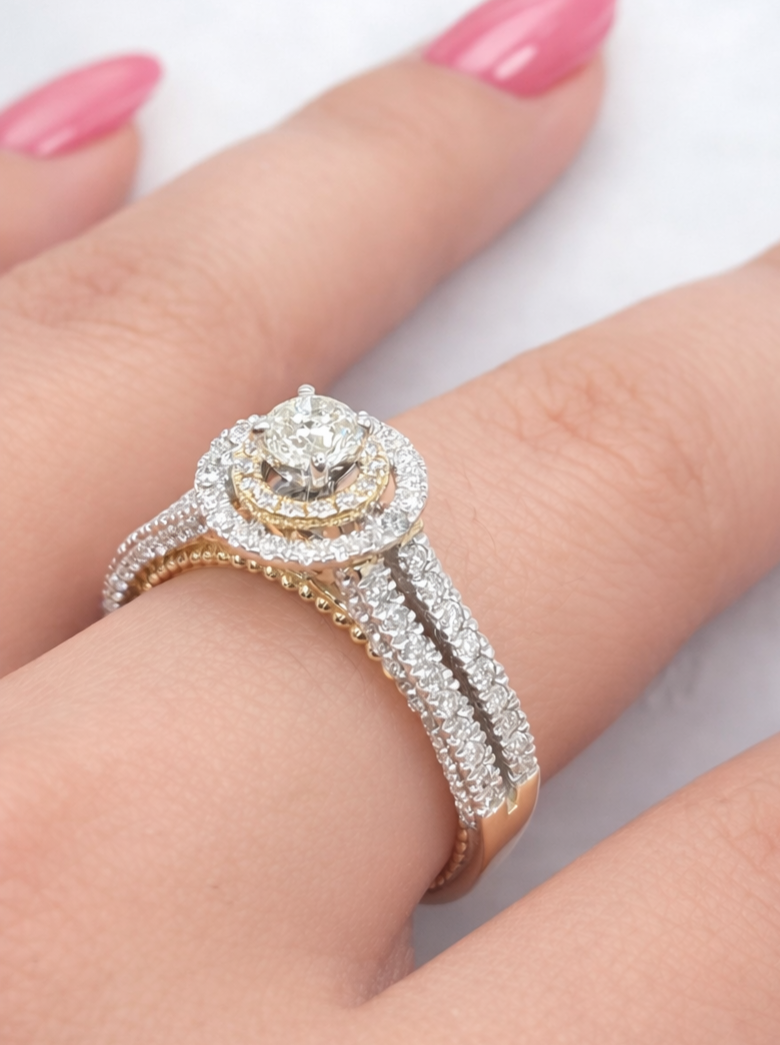14KT EXOTIC ROUND DESIGN NATURALS DIAMONDS WOMAN'S RING Size 8