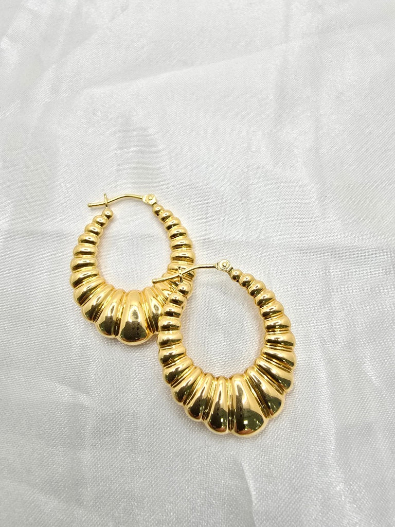 10KT   SHRIMP DESIGN HOOPS EARRINGS Size 3 Weight 3.4GR