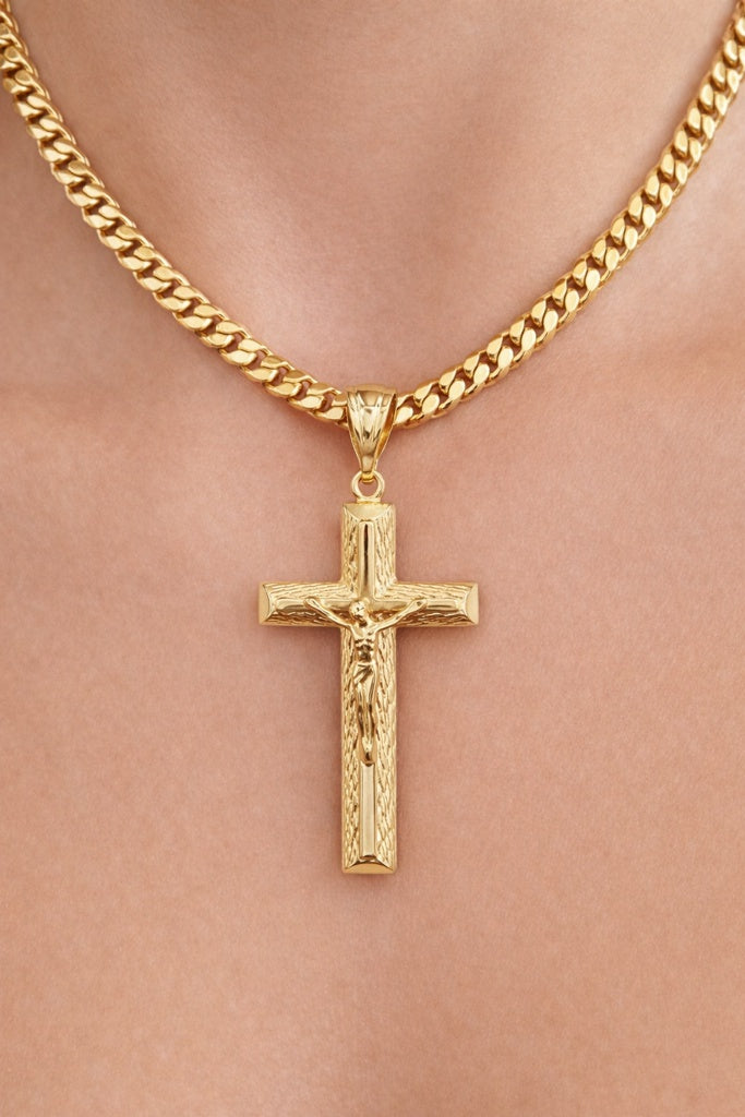 14KT SMALL DIAMOND CUT DETAIL JESUS CRUCIFIX CROSS PENDANT Weight 3.4GR