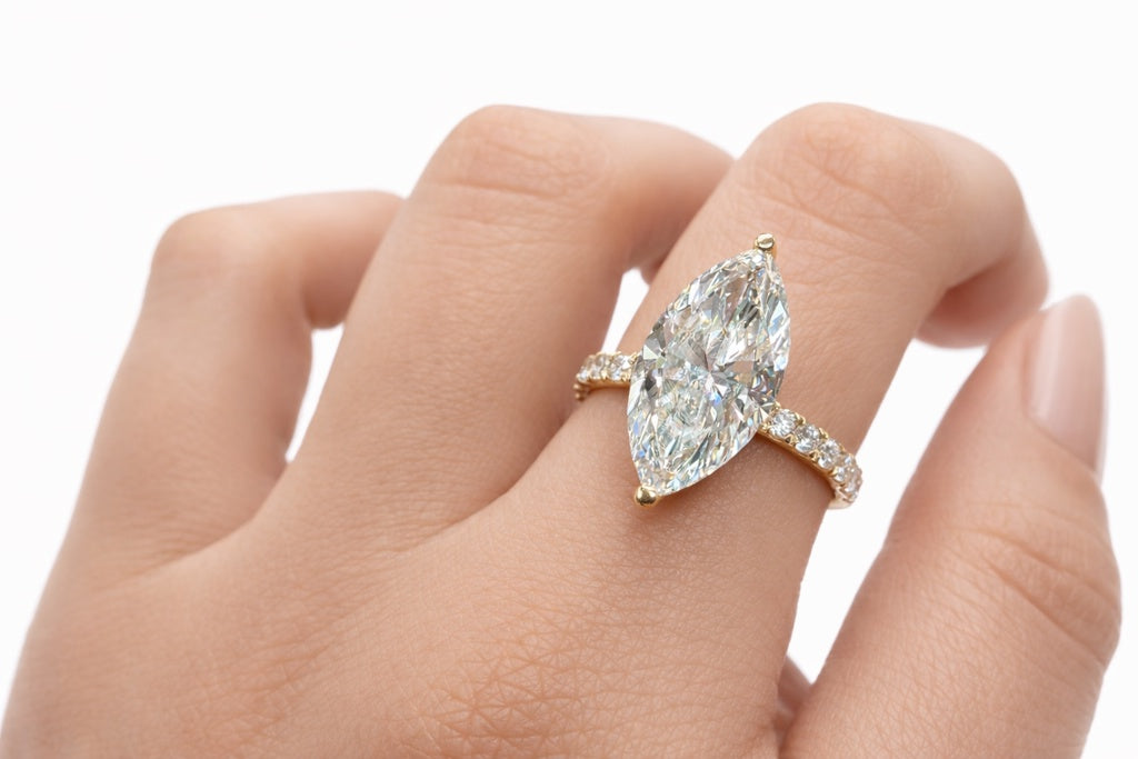 14KT LGD  ELEGANT MARQUISE WOMAN'S RING Size 7/ 5.03CT Weigth 4.5GR