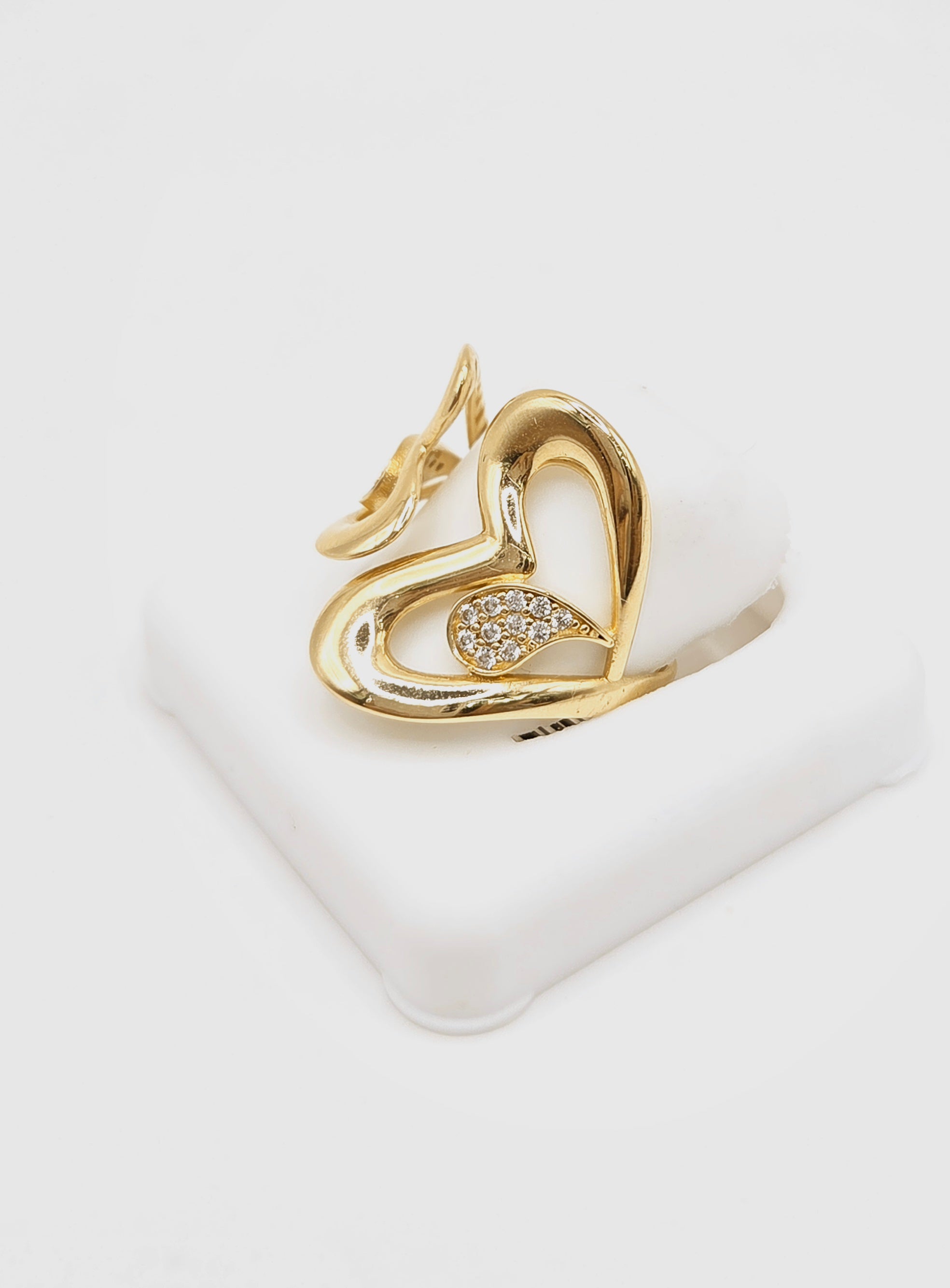 14KT FLOWER CZ DETAIL RING Size 7 Weight 3.3GR