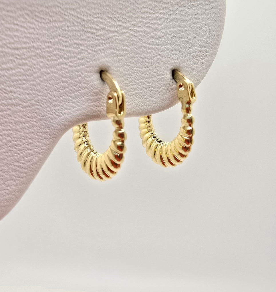 14KT SMALL SHELL DESING HOOPS EARRINGS  Weight 1.2GR